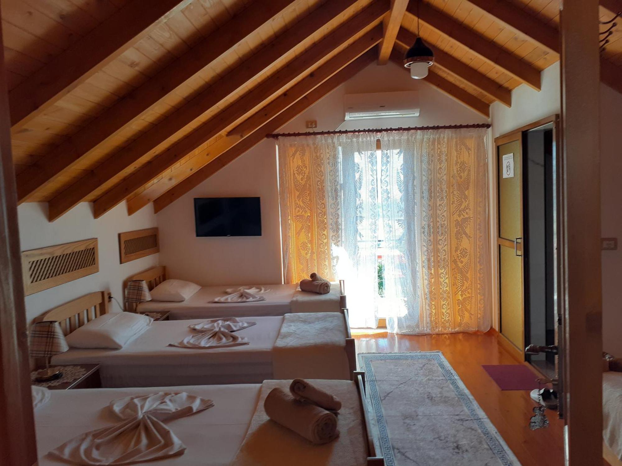 Guest house Bixhaku Gjirokaster